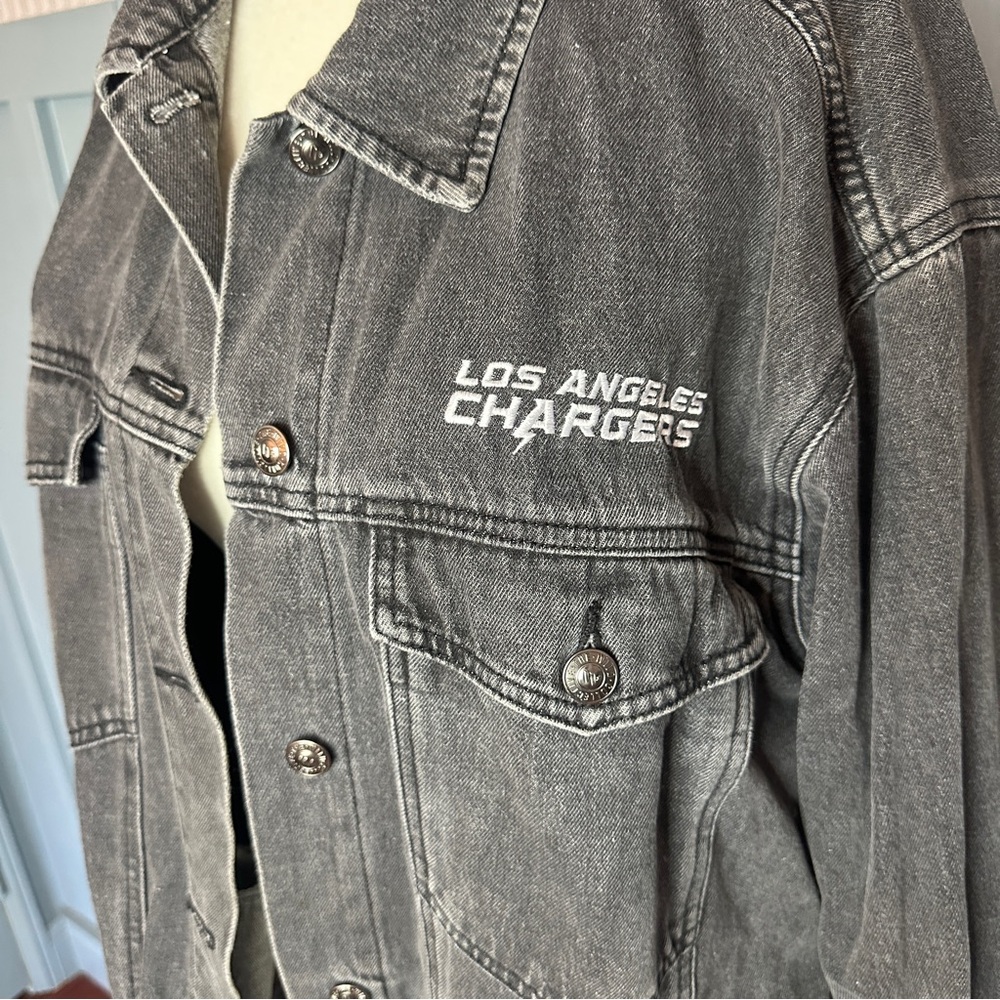 Los Angeles Chargers Retro Charcoal Denim Jacket - Picture 3 of 7
